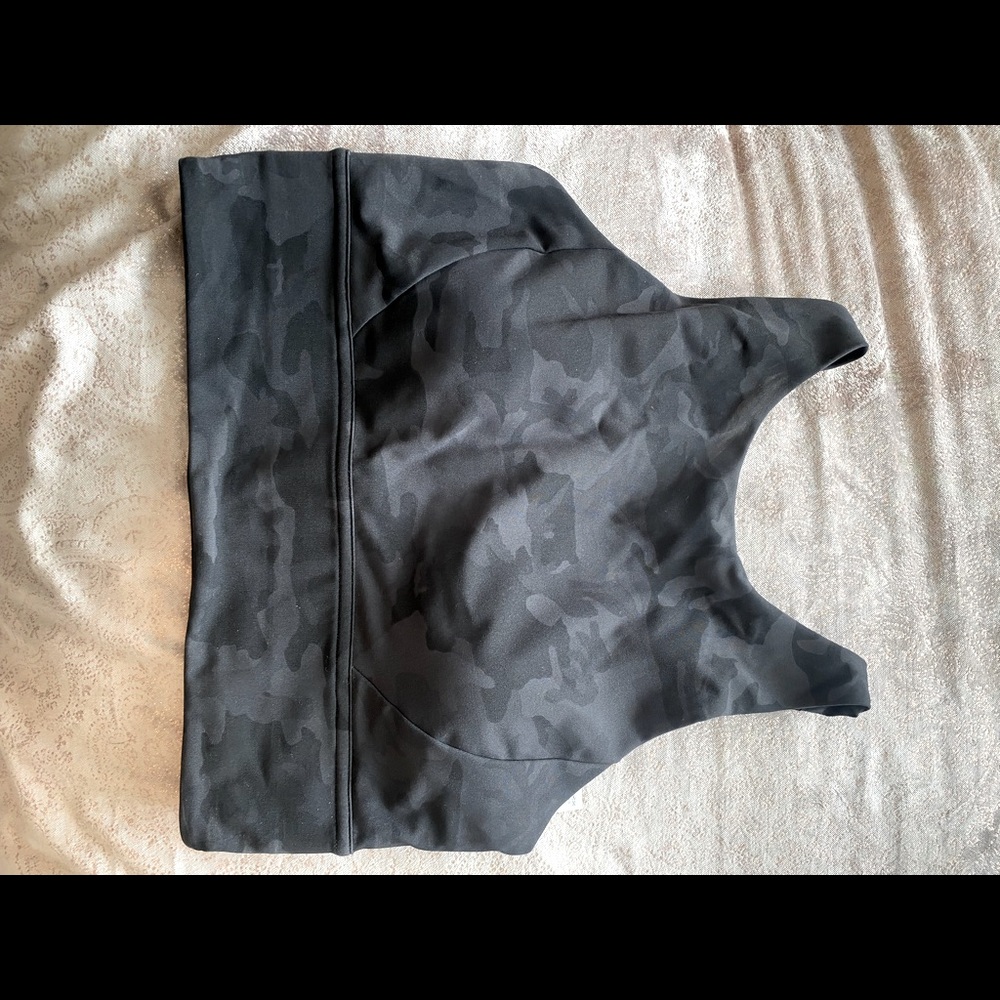 Lululemon sports bra - Size 6